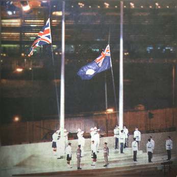 hkhand23.jpg (41118 bytes)